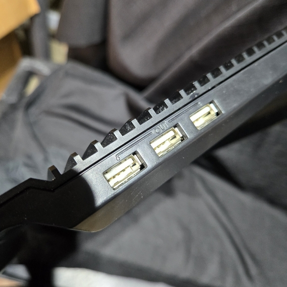 DEEP COOL N8 BLACK Laptop Cooling Pad 17" Pure Aluminium, No Cords Works - Picture 6 of 8